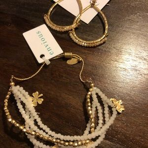 Bracelet and earrings set